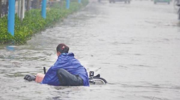 電動(dòng)車(chē)在下雨天怎么正確充電呢